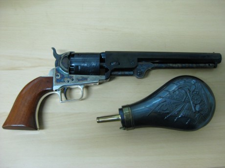 Hola a todos:
Pongo de nuevo a la venta mi magnífico Colt Navy 1851 Second Generation, auténtico Colt, 11