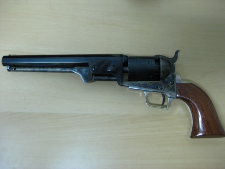 Hola a todos:
Pongo de nuevo a la venta mi magnífico Colt Navy 1851 Second Generation, auténtico Colt, 10