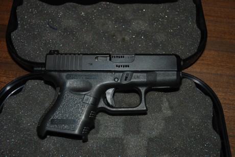 Bueno tras mucho meditarlo saco a la venta mi querida GLOCK 27 calibra .40 S&W, igual tamaño que la 02