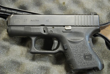 Bueno tras mucho meditarlo saco a la venta mi querida GLOCK 27 calibra .40 S&W, igual tamaño que la 00
