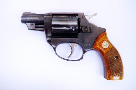 BUENAS NOCHES, TENGO UN AMIGO QUE VENDE UN REVOLVER, MARCA ASTRA, CAL.38, MODELO 2" EN PERFECTO ESTADO.
SU 00