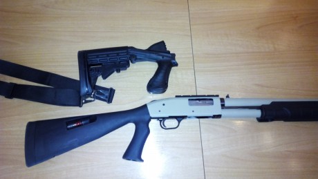 Buenas tardes, pongo a  la venta esta preciosa escopeta Mossberg 500 ATP. La escopeta esta customizada 11