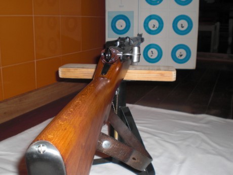 Hola a todos.
Vendo en estado excelente este K31. La correa va incluida así como 25 cartuchos que aún 01