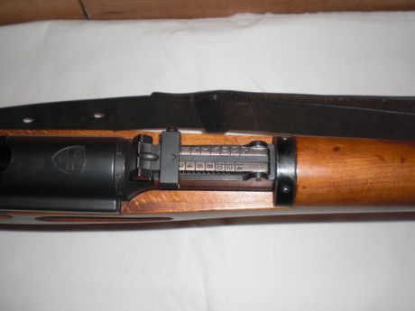 Hola a todos.
Vendo en estado excelente este K31. La correa va incluida así como 25 cartuchos que aún 10