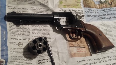 Hola vendo esta vieja réplica del colt 1873 single action army, es bastante antigua,
es mucho más realista 02
