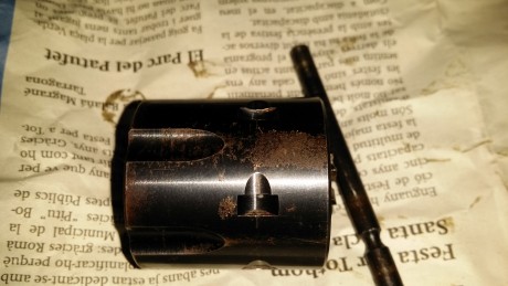 Hola vendo esta vieja réplica del colt 1873 single action army, es bastante antigua,
es mucho más realista 00