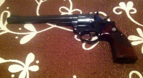 Para quien le pueda interesar vendo revolver astra 8 pulgadas con poco uso, el precio es 300€, regalo 02