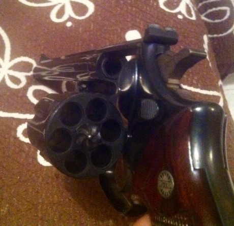 Para quien le pueda interesar vendo revolver astra 8 pulgadas con poco uso, el precio es 300€, regalo 01