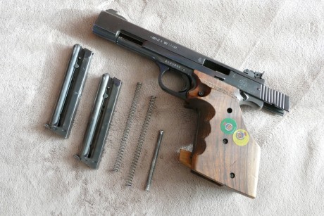 - Vendo S&W Mod. 41 Cal. 22 lr, en perfecto estado de funcionamiento.
- La causa de la venta es por 72