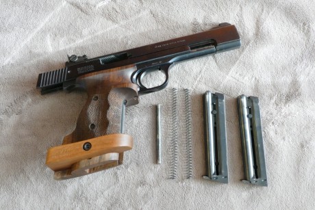 - Vendo S&W Mod. 41 Cal. 22 lr, en perfecto estado de funcionamiento.
- La causa de la venta es por 70