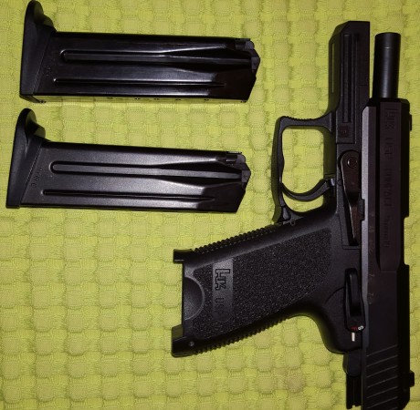 Hola a toods,
Vendo Hk Usp Compact en perfecto estado y guiada en B.
He disparado poquisimo con ella.
La 00