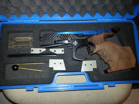 Se vende MG4 en perfecto estado y funcionamiento ,dispone de todos los accesorios ,cacha  sin tocar talla 01