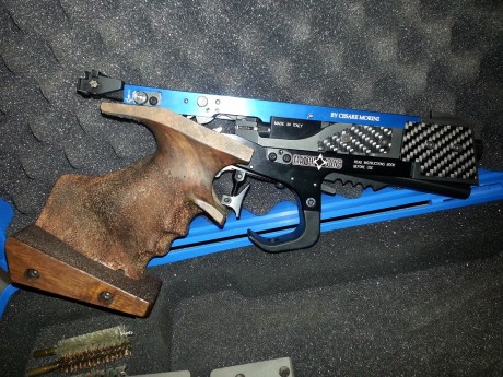 Se vende MG4 en perfecto estado y funcionamiento ,dispone de todos los accesorios ,cacha  sin tocar talla 00