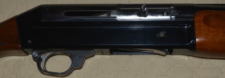 Vendo escopeta  BENELLI modelo SAUT cal. 12  repetidora (3 tiros, antes 5). En perfecto funcionamiento. 01