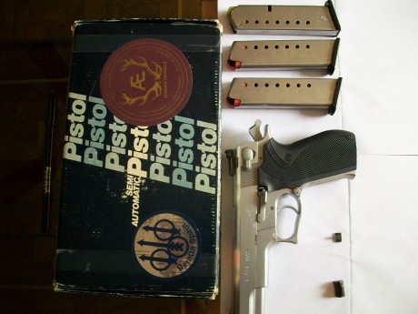 En Madrid vendo pistola S&W mod 4506, calibre 45 ACP, con tres cargadores, alza y punto original y 02