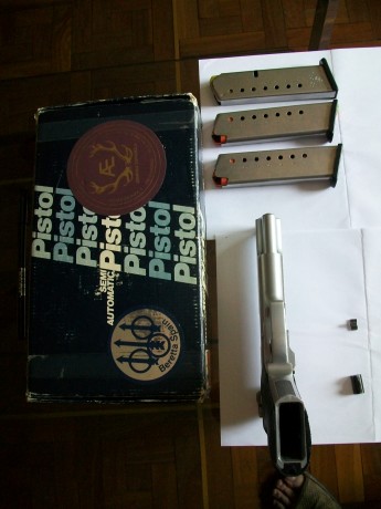 En Madrid vendo pistola S&W mod 4506, calibre 45 ACP, con tres cargadores, alza y punto original y 00