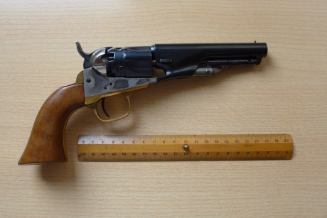 Otra de mis piezas en magnífico estado.
Cañón de 11cm y cal. 36 (bola 375). Marca Uberti guiado en AE. 02