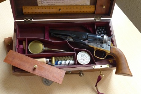 Otra de mis piezas en magnífico estado.
Cañón de 11cm y cal. 36 (bola 375). Marca Uberti guiado en AE. 10