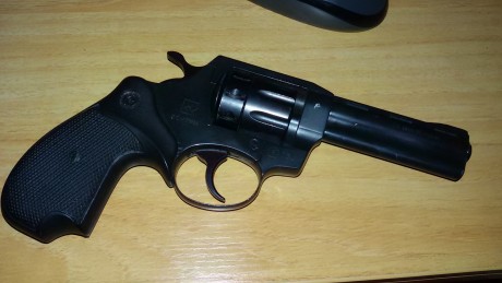 Pues eso, vendo un revolver flobert alfa en calibre 6mm y con cañón de 4", funciona perfectamente 00