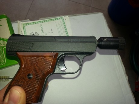 Se vende pistola de fogueo de la marca Alemana S&M modelo 110 de 8mm, con su caja original, accesorios 00