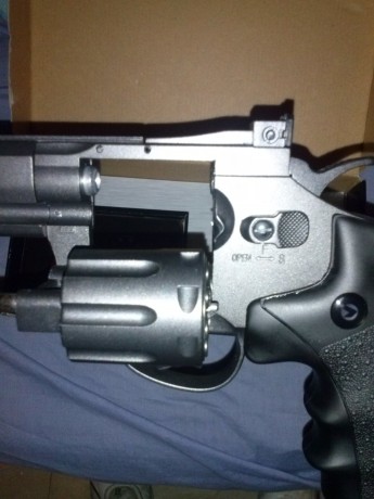 Buenas noches, cambio revolver Gamo PR-776 de CO2, comprada el 24 de octubre del 2015, tiene menos de 00