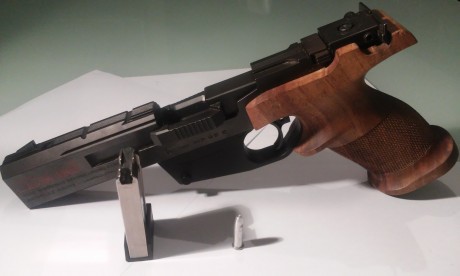 Vuelvo a ponerla a la venta, desde la última vez no ha pegado ni un tiro. La vendo por no usarla debido 00
