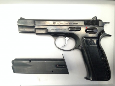 Vendo o cambio, preferiblemente por arma antigua que me interese. El arma esta nueva y agrupa de una manera 01