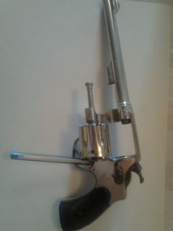 Revolver Español Marca La Jirafa, Cal 32 Long, 6 disparos, cañón  de  5´5 pulgadas.
Esta guiado en F y 02