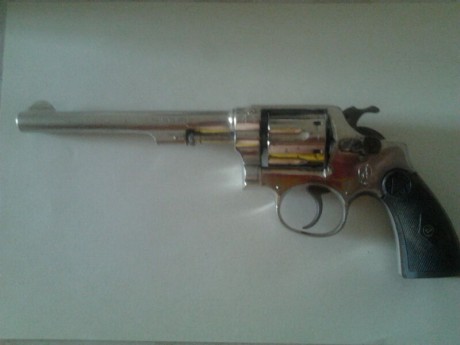 Revolver Español Marca La Jirafa, Cal 32 Long, 6 disparos, cañón  de  5´5 pulgadas.
Esta guiado en F y 01