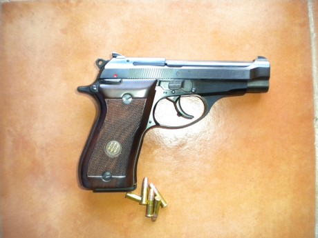 Saludos al Foro. Vendo una pistola Beretta Cheetah, calibre 22 LR. Perfecto estado y funcionamiento, dispara 02