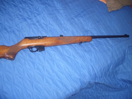 Saludos al foro. Vendo carabina Brno, semiautomática, calibre 22LR. Cañón roscado. Perfecto estado mecánico 01