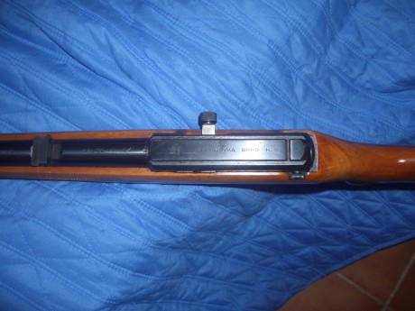 Saludos al foro. Vendo carabina Brno, semiautomática, calibre 22LR. Cañón roscado. Perfecto estado mecánico 10