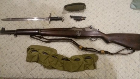 Garand fabricado en el año 1942 por springfield, se acompaña con bayoneta larga (desconozco si es original), 02
