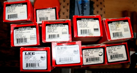 Hola, Vendo una serie de accesorios para avancarga y recarga:
He tratado por 2 veces pormenorizar cada 52