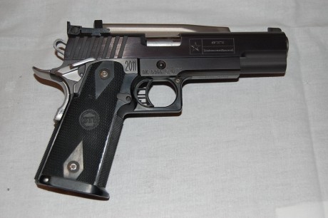 Vendo pistola STI EAGLE 5.1 calibre 40 SW y Cañon de 9 m/m.
Muy poco usada, el caño de 40SW habra tirado 01