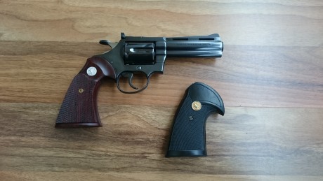   Revolver Colt Diamondback 38 4"  
Buen estado, pavón y cachas impecables
Calibre 38 - más ligero 02