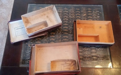 Se vende lote completo compuesto por varias cajas, manuales, cachas y un granulador de Rcbs. A ser posible 01