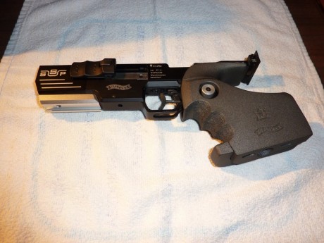 Vendo pistola de Competición Walther modelo SSP del .22, con muy pocos disparos, llevo dos años sin tirar 01
