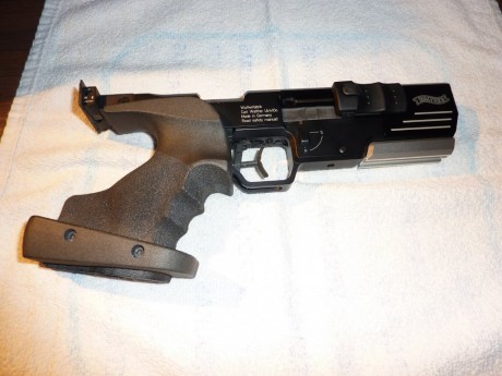 Vendo pistola de Competición Walther modelo SSP del .22, con muy pocos disparos, llevo dos años sin tirar 00