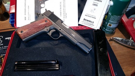 ]Mi amigo Juan, vende esta pistola alemana RBF, en 45 acp, replica de la 1911, en su estuche con sus dos 00