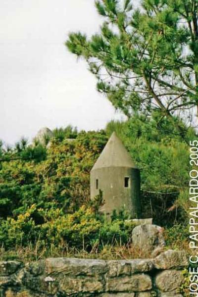 Pues está en Galicia, exactamente junto a la villa de Baiona, en Pontevedra.
Es un lugar precioso. Si 02