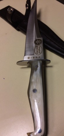 Un cuchillo, aunque no muy visto, de todos conocido, es el Macho Riojano.
Un cuchillo que se usaba tanto 102