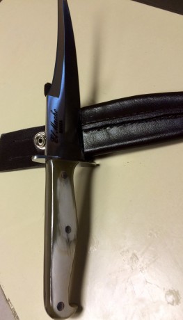 Un cuchillo, aunque no muy visto, de todos conocido, es el Macho Riojano.
Un cuchillo que se usaba tanto 101