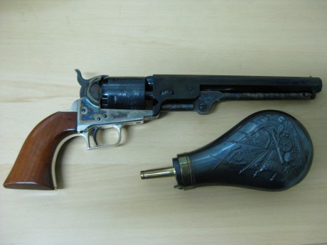 Hola a todos:
Pongo de nuevo a la venta mi magnífico Colt Navy 1851 Second Generation, auténtico Colt, 01