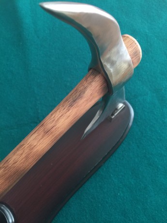 Vendo robusto y precioso   TOMAHAWK SPIKE   artesanal, forjado en acero al carbono 1095 de origen francés, 00