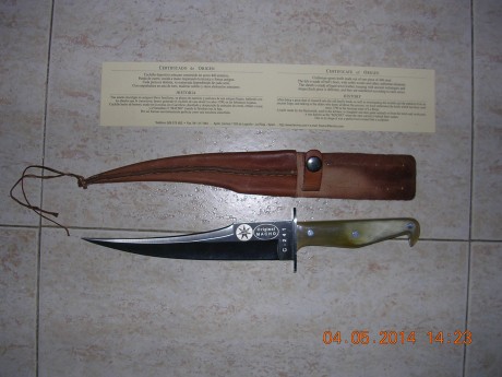 Un cuchillo, aunque no muy visto, de todos conocido, es el Macho Riojano.
Un cuchillo que se usaba tanto 21