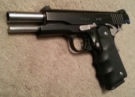   Hola a todos. 

Vendo mi SSP en Madrid. Excelente estado. 
Calibre .45ACP. Monohilera, dos cargadores, 12