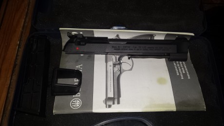 Hace 6 meses adquirí una Beretta 92 FS de 9 mm con dos cargadores, manual y maletin acompañado de su kit 30