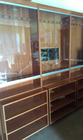 Vendo mueble armero para 28 armas esta compuesto por 5 modulos 3 de 6 armas y 2 de 5 arma. Y un esquinero.
Su 02