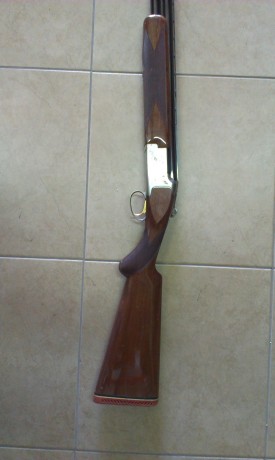 Vendo escopeta FN superpuesta expulsora cañon de 74cm y 5 polichokes. 
Su precio es de 600€+ portes y 00